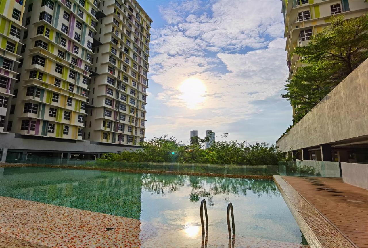 2 bedroom apartment - MyCribKL Neocyber Cyberjaya Bagian luar foto
