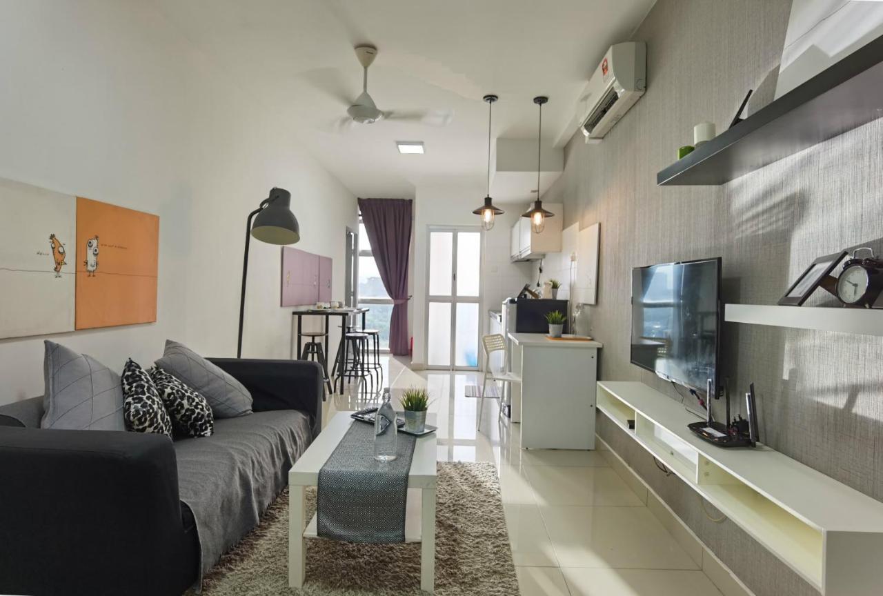 2 bedroom apartment - MyCribKL Neocyber Cyberjaya Bagian luar foto