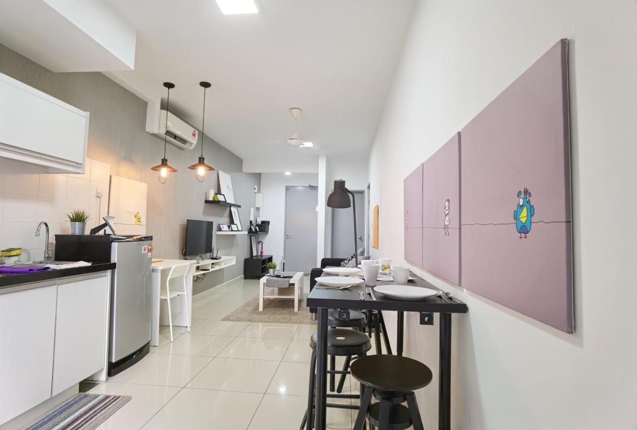 2 bedroom apartment - MyCribKL Neocyber Cyberjaya Bagian luar foto