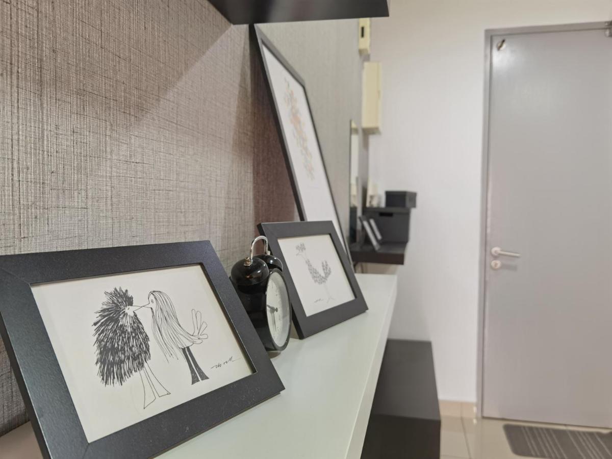 2 bedroom apartment - MyCribKL Neocyber Cyberjaya Bagian luar foto